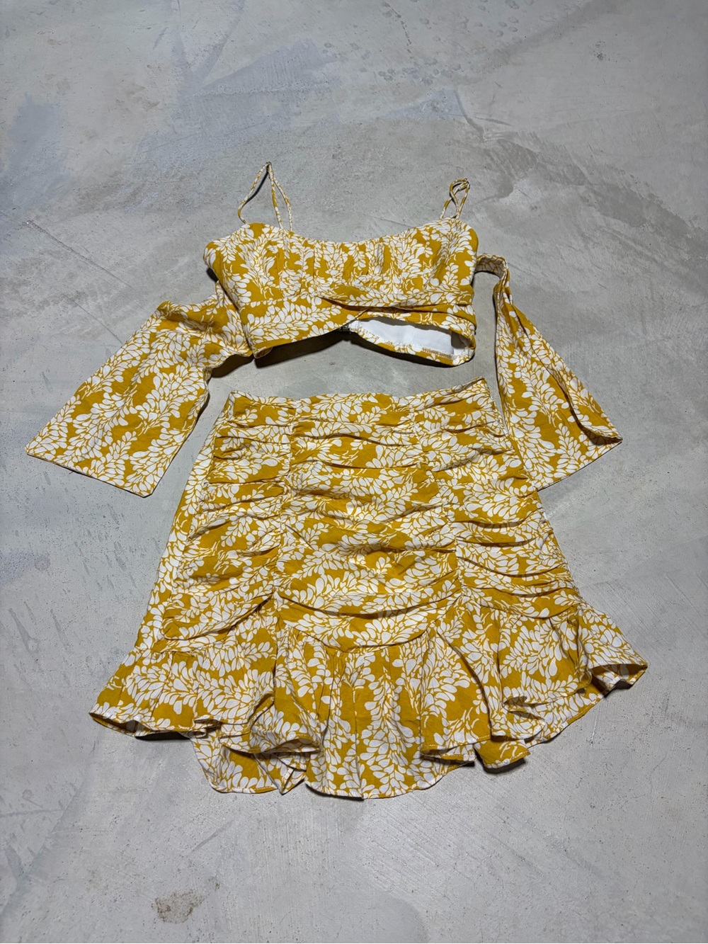 Selfie Leslie Yellow & White Floral Two-Piece Set XS